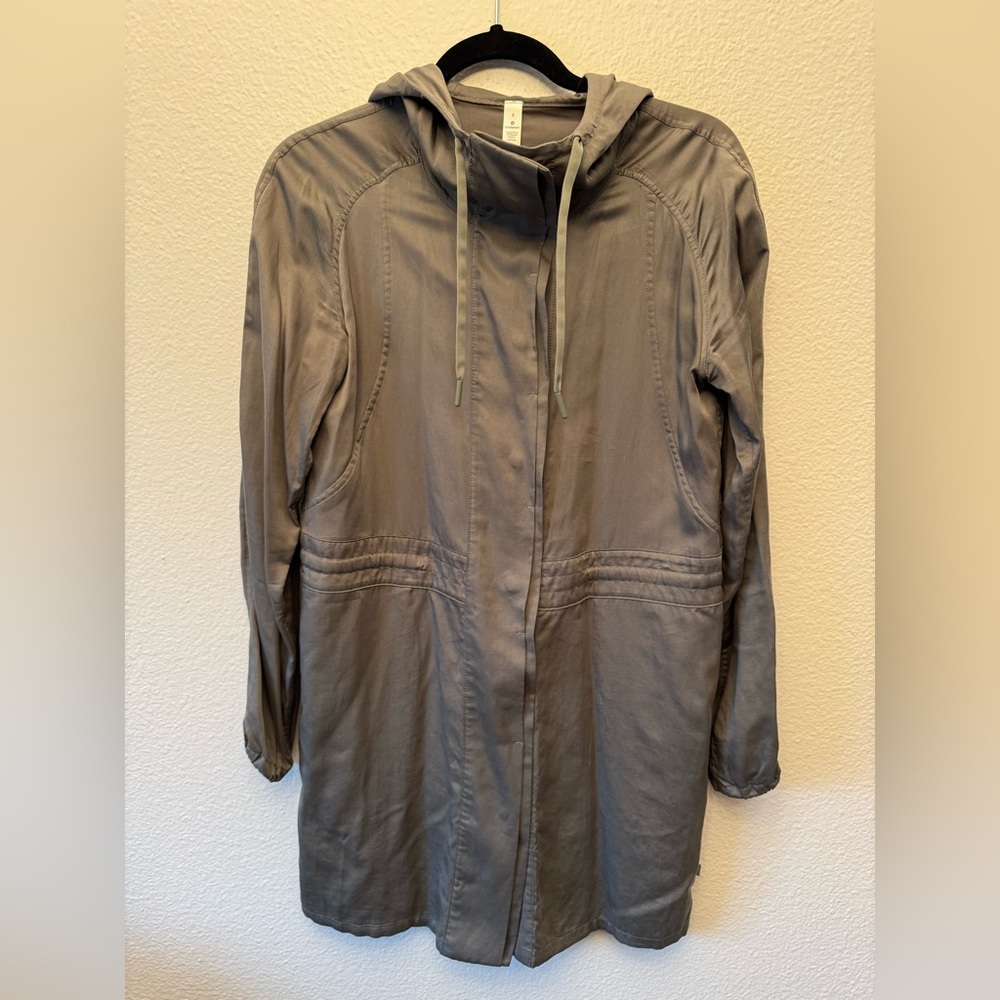 Lululemon Jacket - Size 4 - Olive